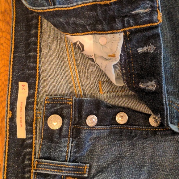 LEVI'S Wedgie Straight Jean - Picture 7 of 9
